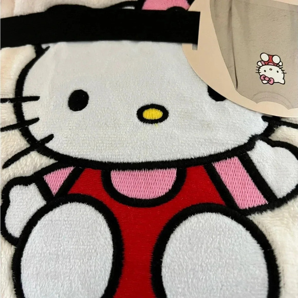Hello Kitty embroidered fleece plush  sweatshirt, crewneck New in Box XLarge - Picture 5 of 8